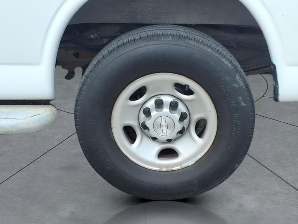 Used 2020 Chevrolet Express 2500 w/ Driver Convenience Package RWD image 14