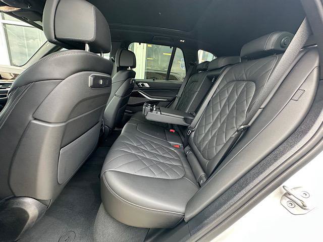 Used 2026 BMW X5 xDrive40i AWD/4WD image 17