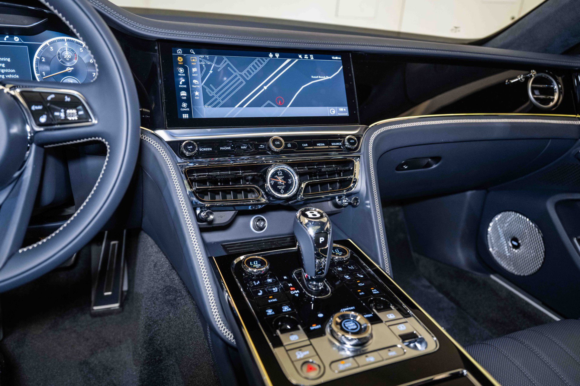 Used 2024 Bentley Flying Spur V8 image 29