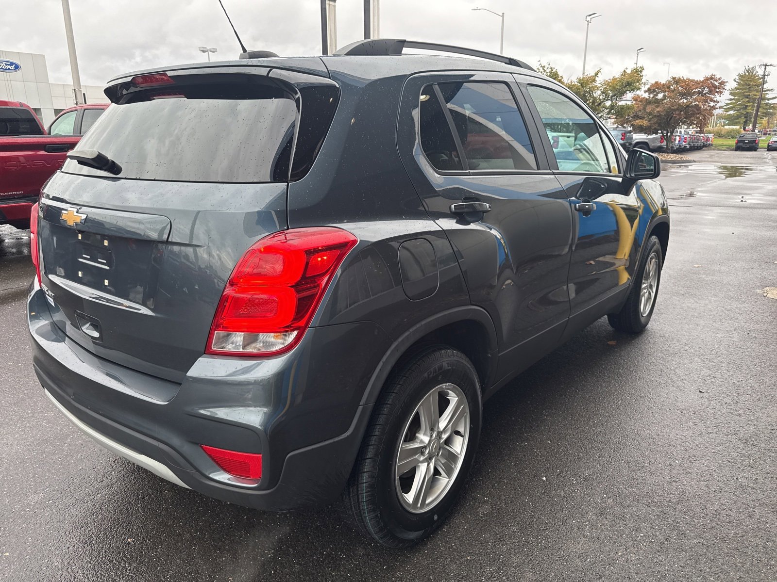 Used 2022 Chevrolet Trax LT w/ LT Convenience Package image 6