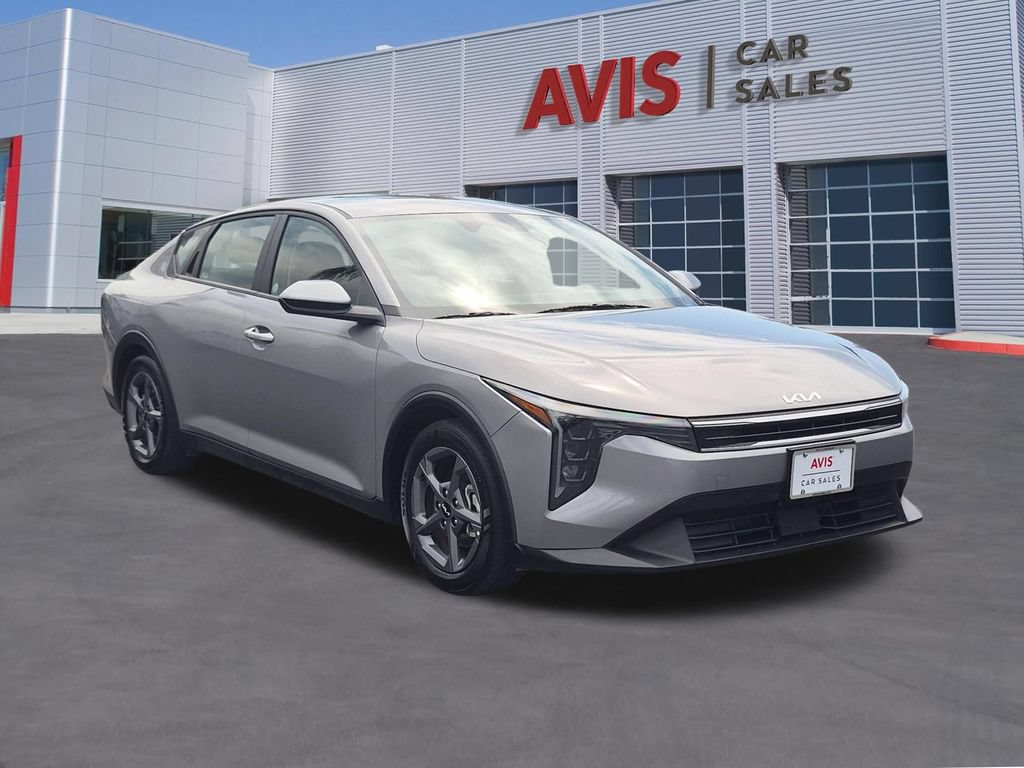 Used 2025 Kia K4 FWD image 3