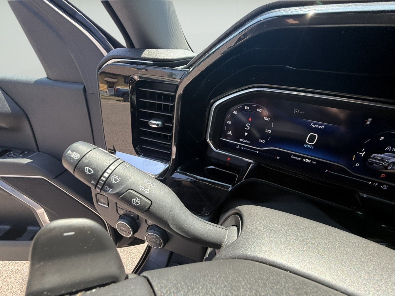 Used 2023 Chevrolet Silverado 1500 RST AWD/4WD image 19
