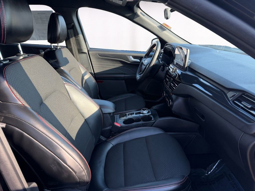 Used 2025 Ford Escape ST-Line Select image 15