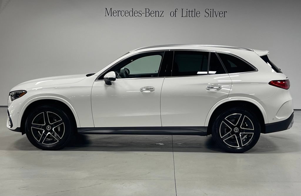 Used 2023 Mercedes-Benz GLC 300 4MATIC image 2