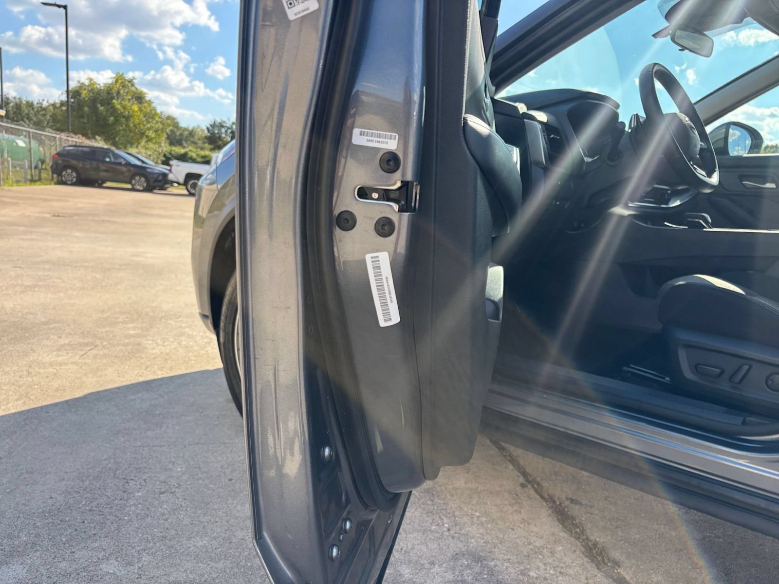 Used 2025 Nissan Rogue SV AWD/4WD image 28