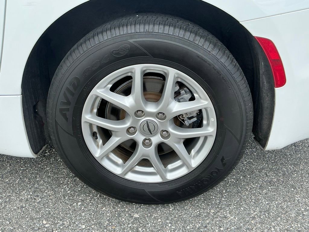 Used 2023 Chrysler Pacifica Touring-L image 20