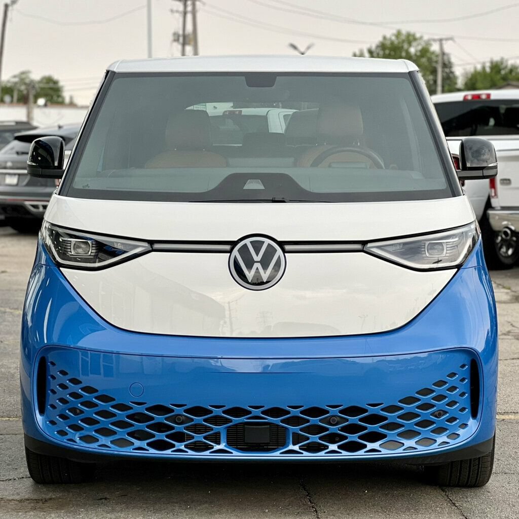 Used 2025 Volkswagen ID. Buzz Pro S RWD image 7