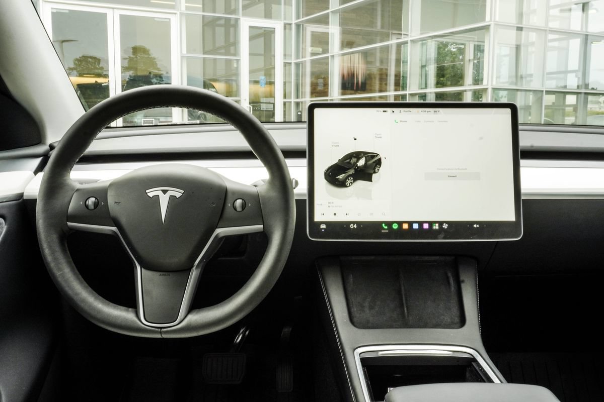 Used 2024 Tesla Model Y Long Range AWD/4WD image 17