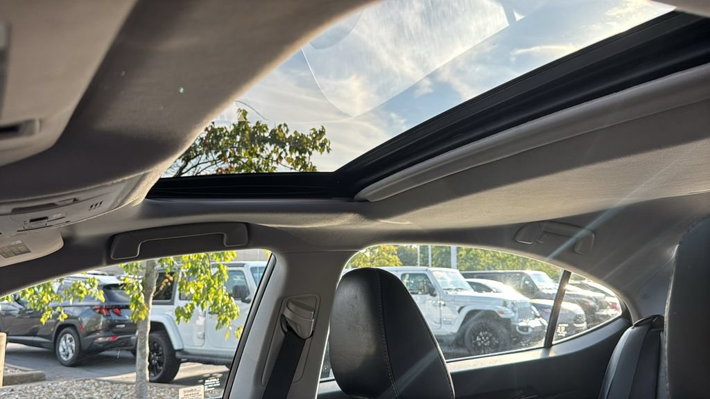 Used 2017 Lexus ES 350 w/ Luxury Package FWD image 25