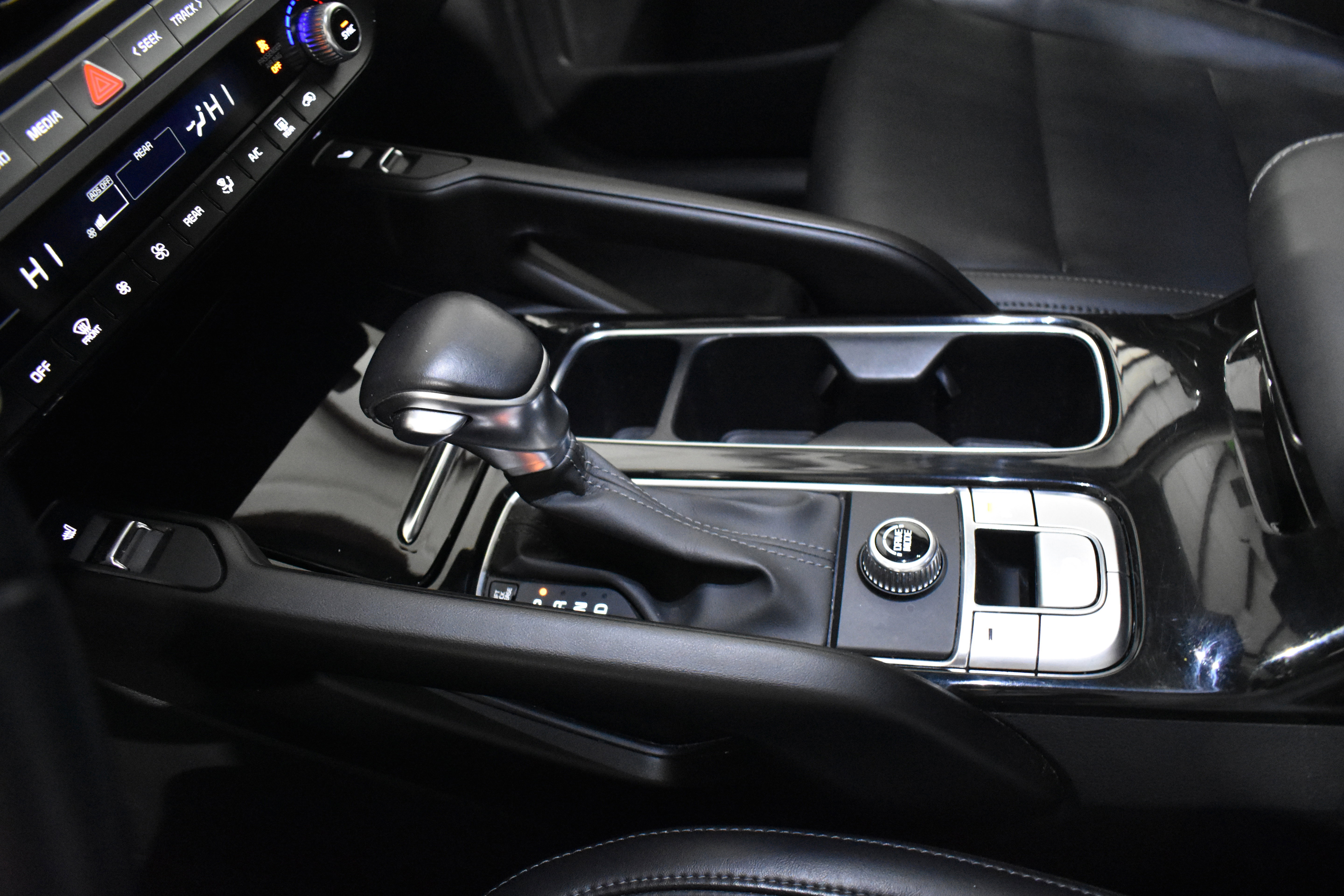 Used 2025 Kia Telluride S image 22