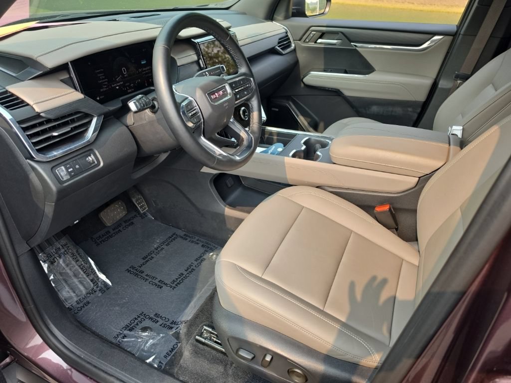 Used 2024 GMC Acadia Elevation w/ Luxury Package FWD image 17