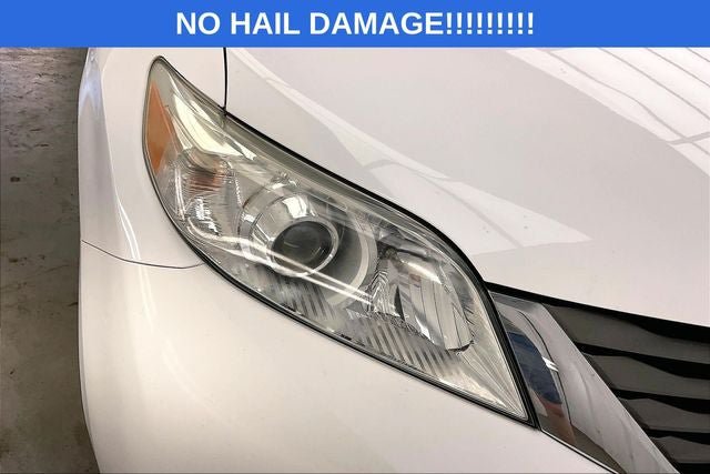 Used 2012 Toyota Sienna XLE w/ Entertainment Pkg FWD image 26