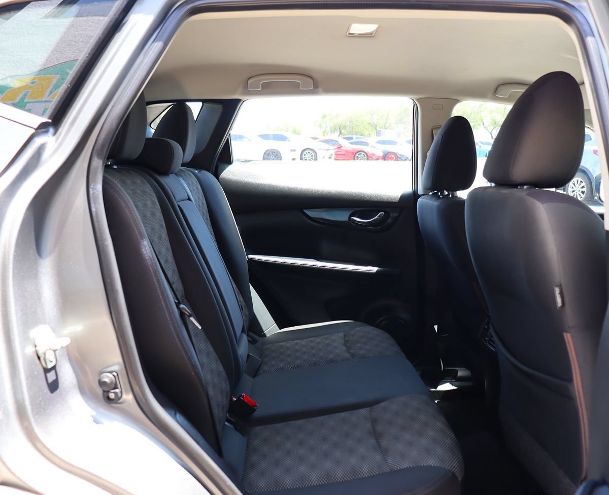 Used 2019 Nissan Rogue Sport SV FWD image 27