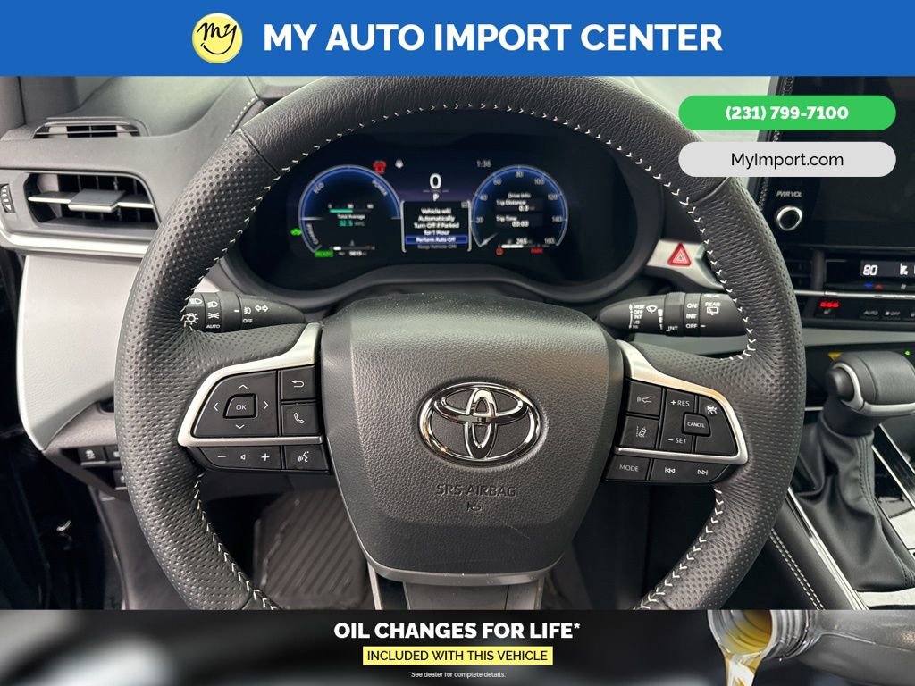 Used 2025 Toyota Sienna XSE image 9