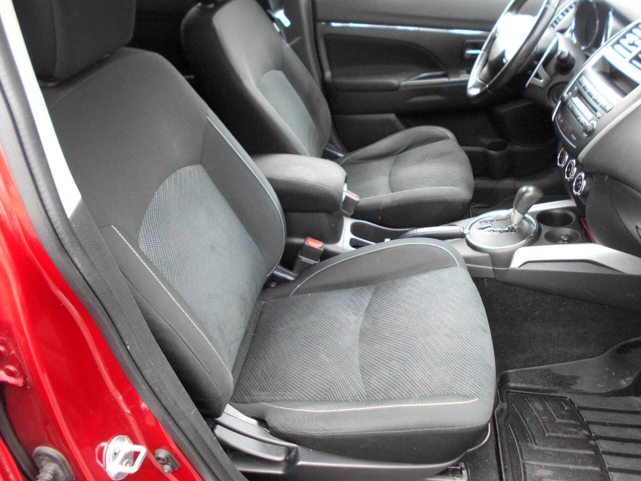 Used 2013 Mitsubishi Outlander Sport SE AWD/4WD image 21