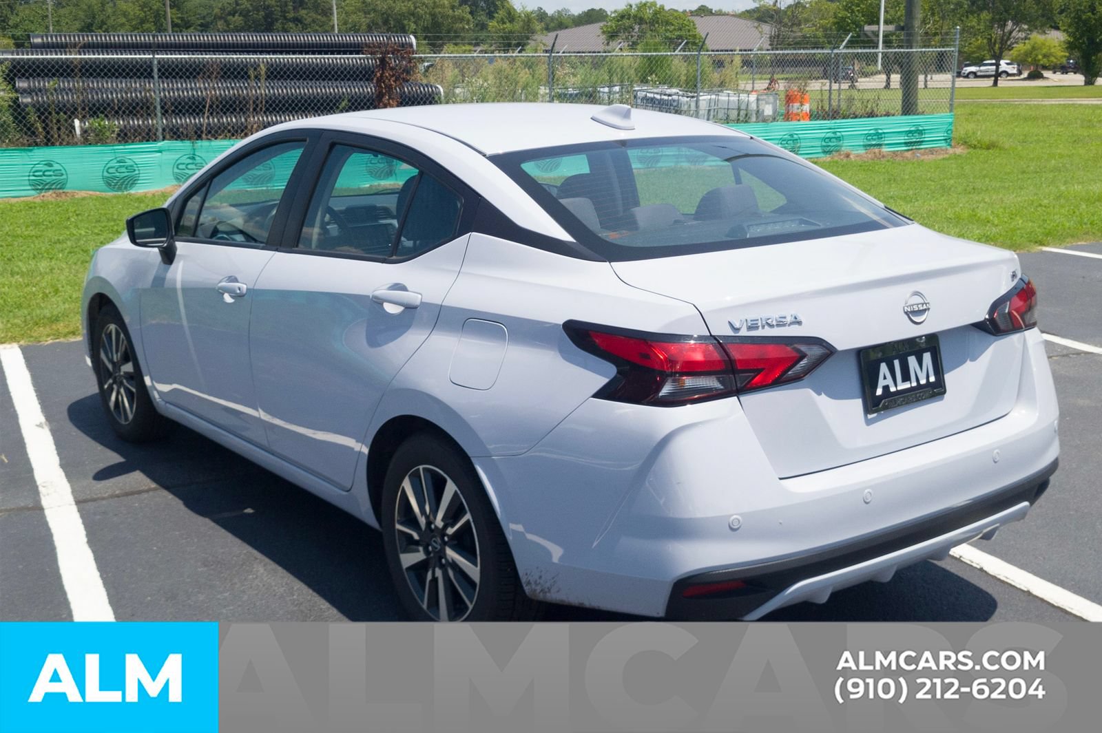 Used 2024 Nissan Versa SV FWD image 9