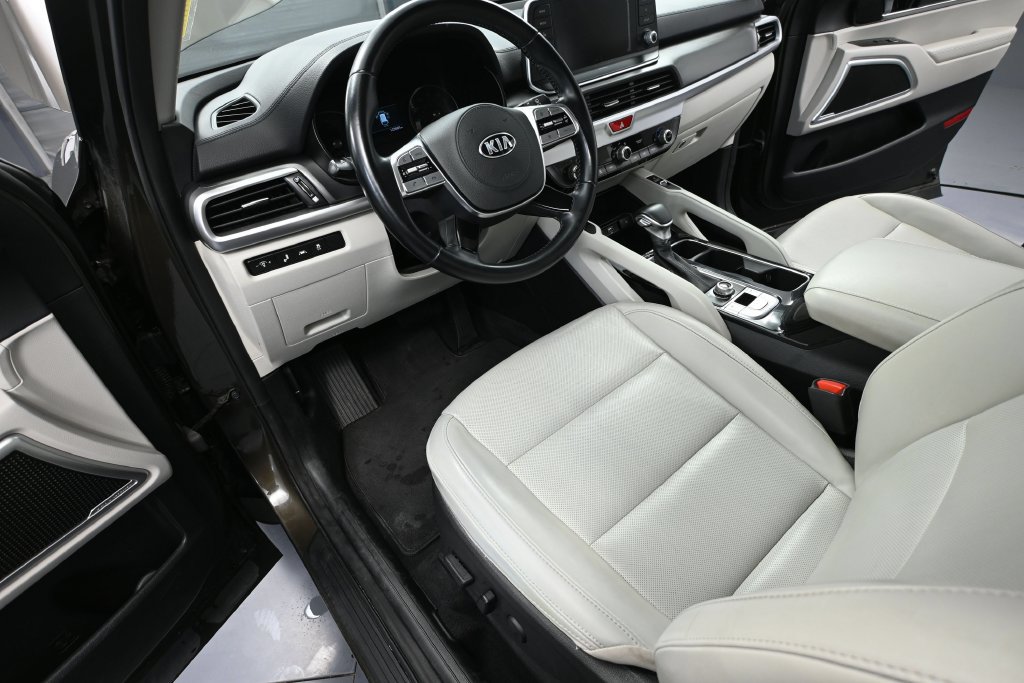 Used 2020 Kia Telluride S w/ S 8 Passenger Seating Package AWD/4WD image 17