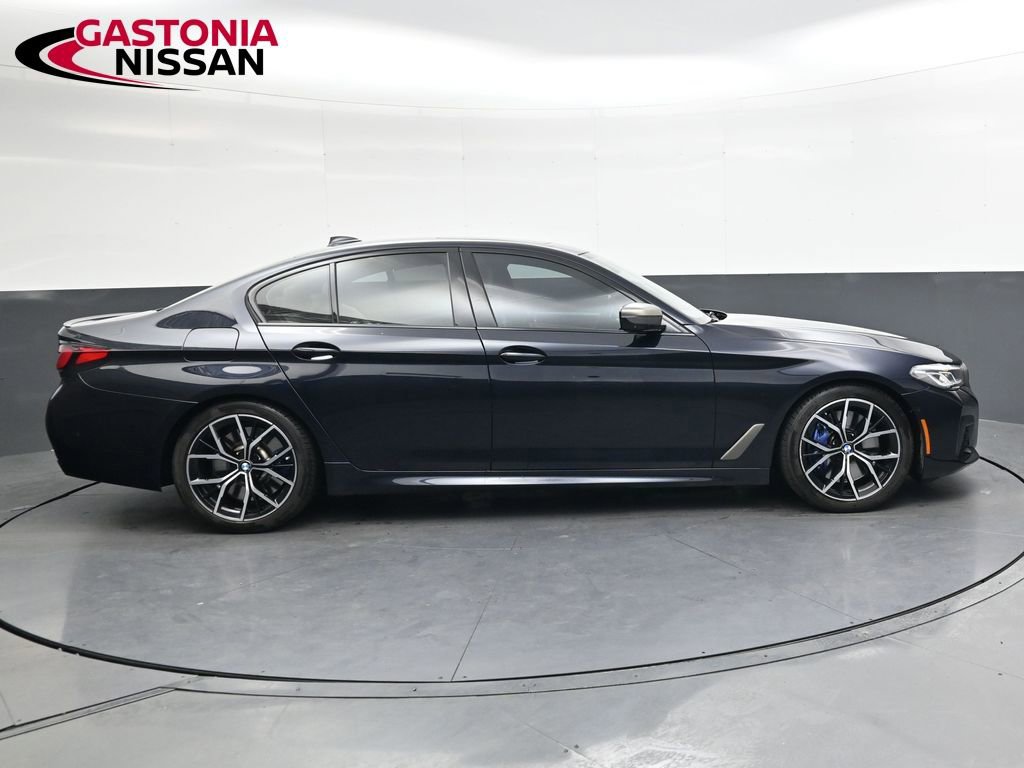 Used 2023 BMW M550i xDrive w/ Dynamic Handling Package image 2