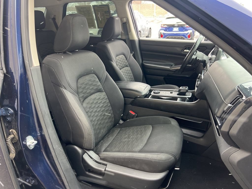 Used 2022 Nissan Pathfinder SV AWD/4WD image 21