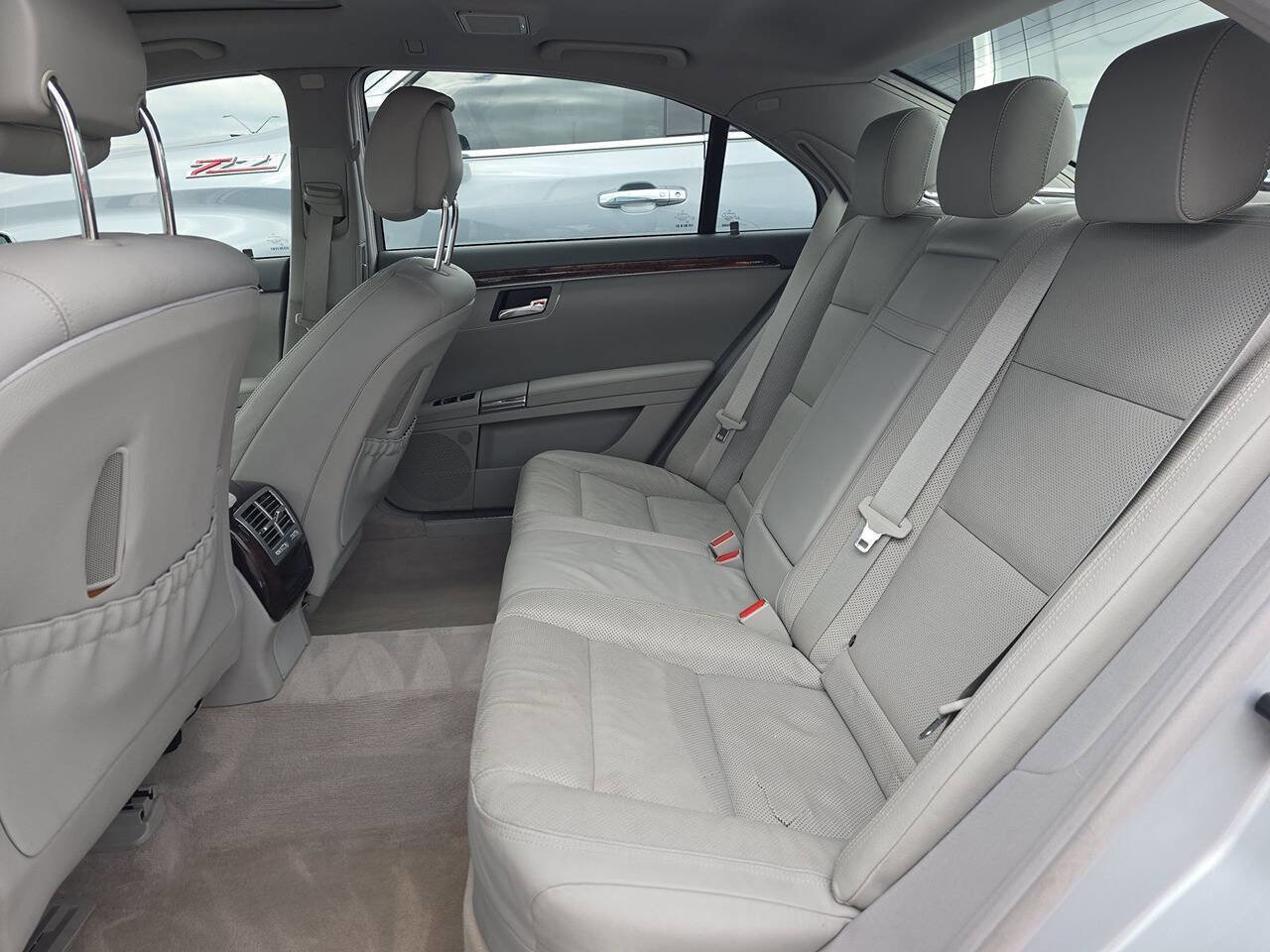 Used 2010 Mercedes-Benz S 550 image 11