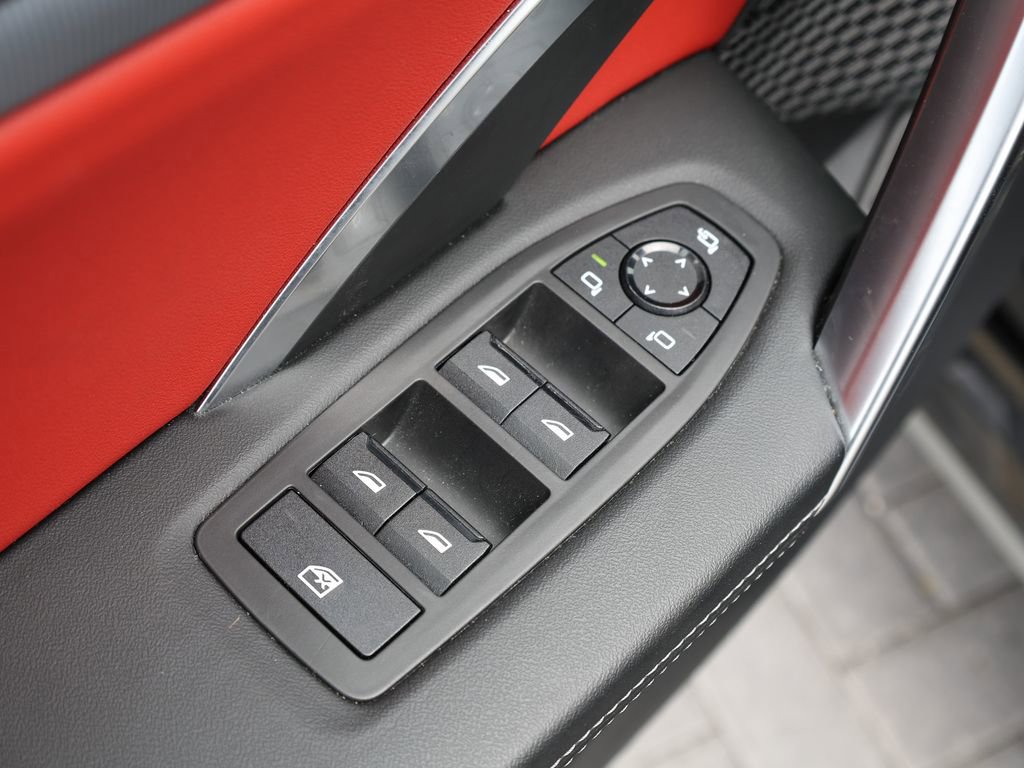 Used 2025 BMW X1 xDrive28i image 12