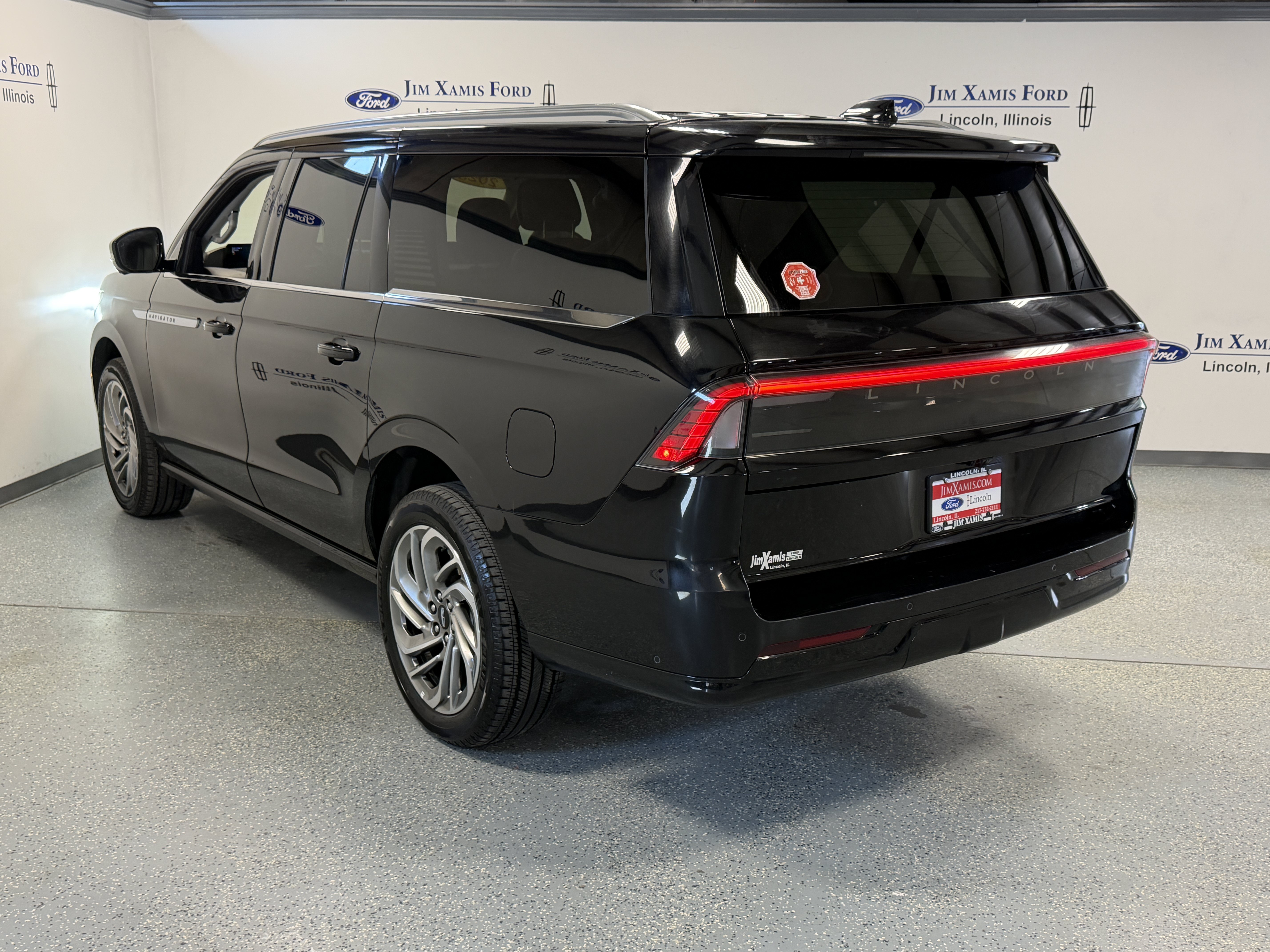 Used 2025 Lincoln Navigator L Reserve AWD/4WD image 38