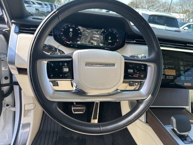 Used 2025 Land Rover Range Rover SE AWD/4WD image 18