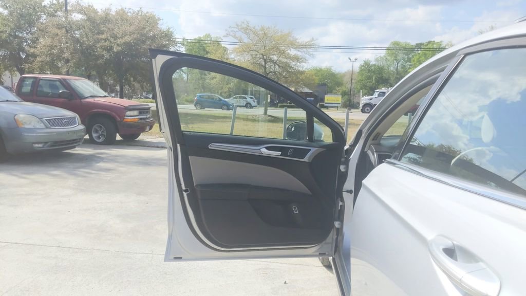 Used 2018 Ford Fusion S FWD image 15