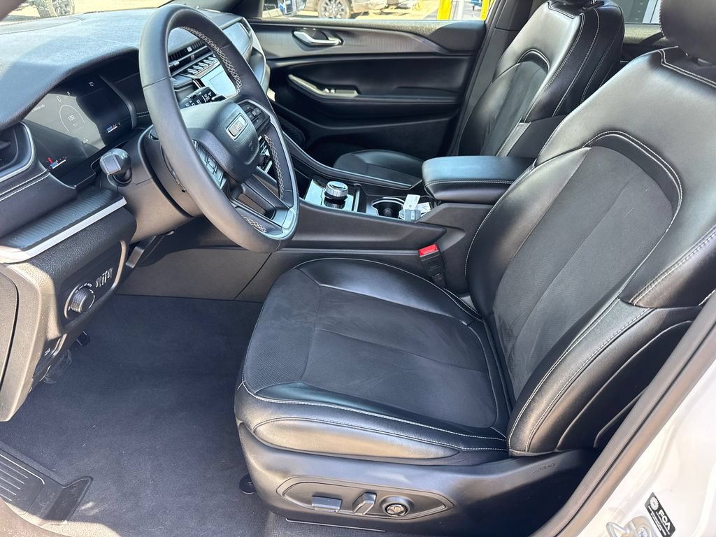 Certified 2024 Jeep Grand Cherokee Altitude AWD/4WD image 24