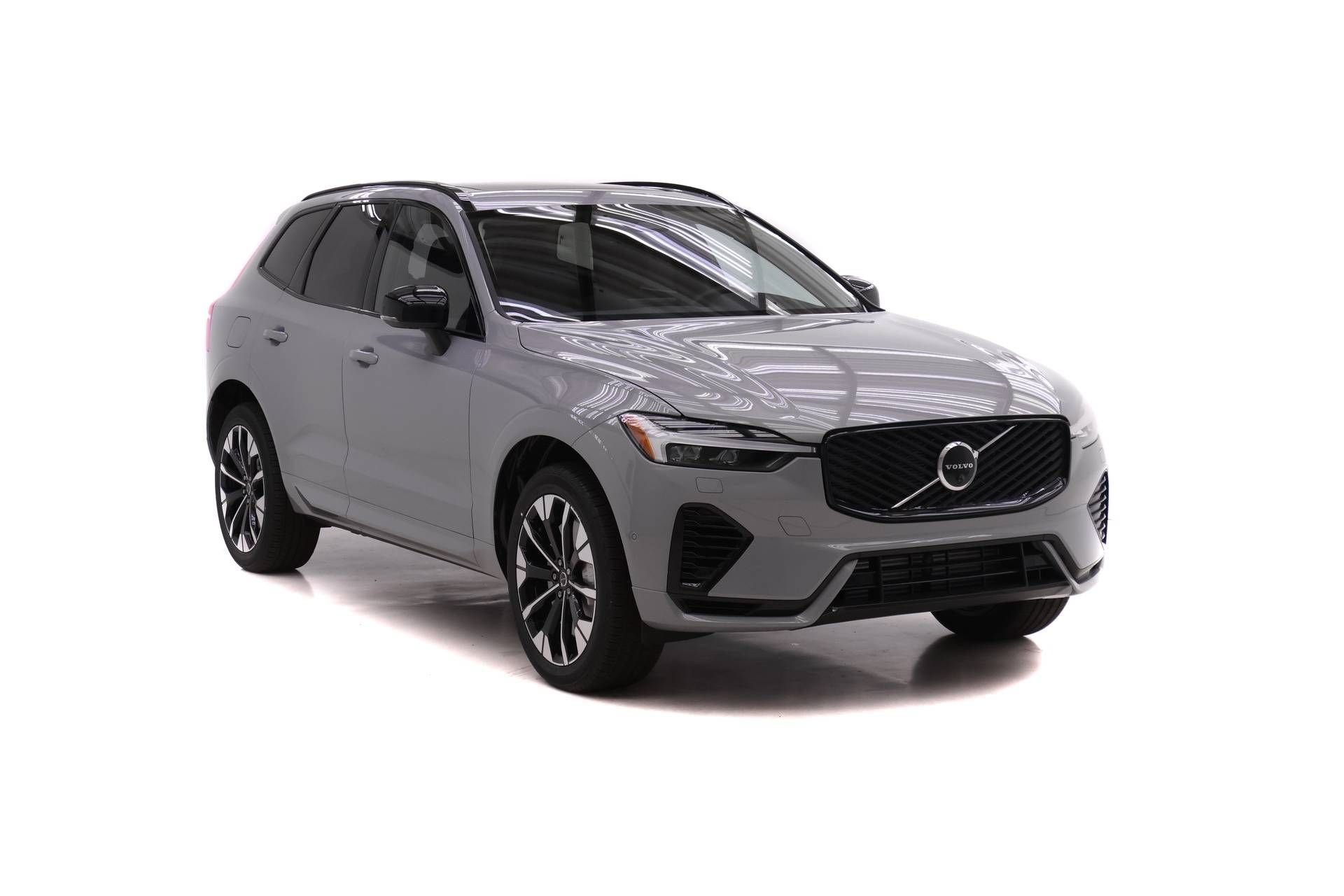 New 2026 Volvo XC60 T8 Plus w/ Protection Package Premier AWD/4WD image 2