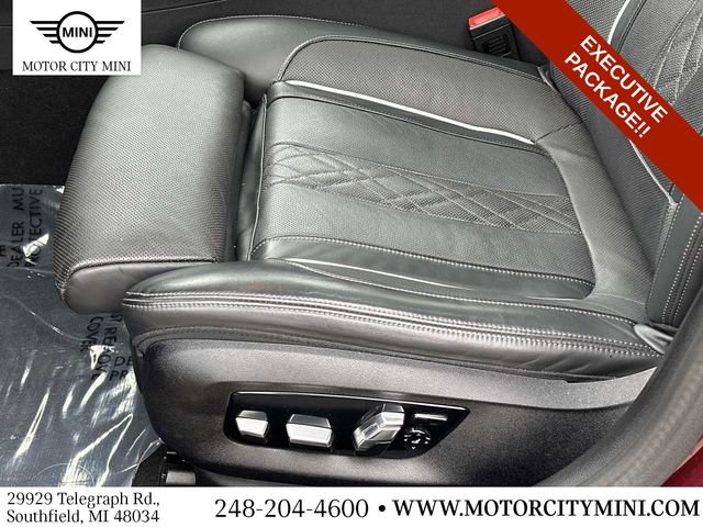 Used 2023 BMW M550i xDrive w/ Executive Package image 19