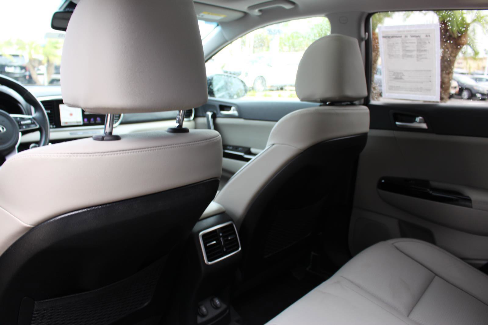 Certified 2022 Kia Sportage EX w/ EX Technology Package image 30