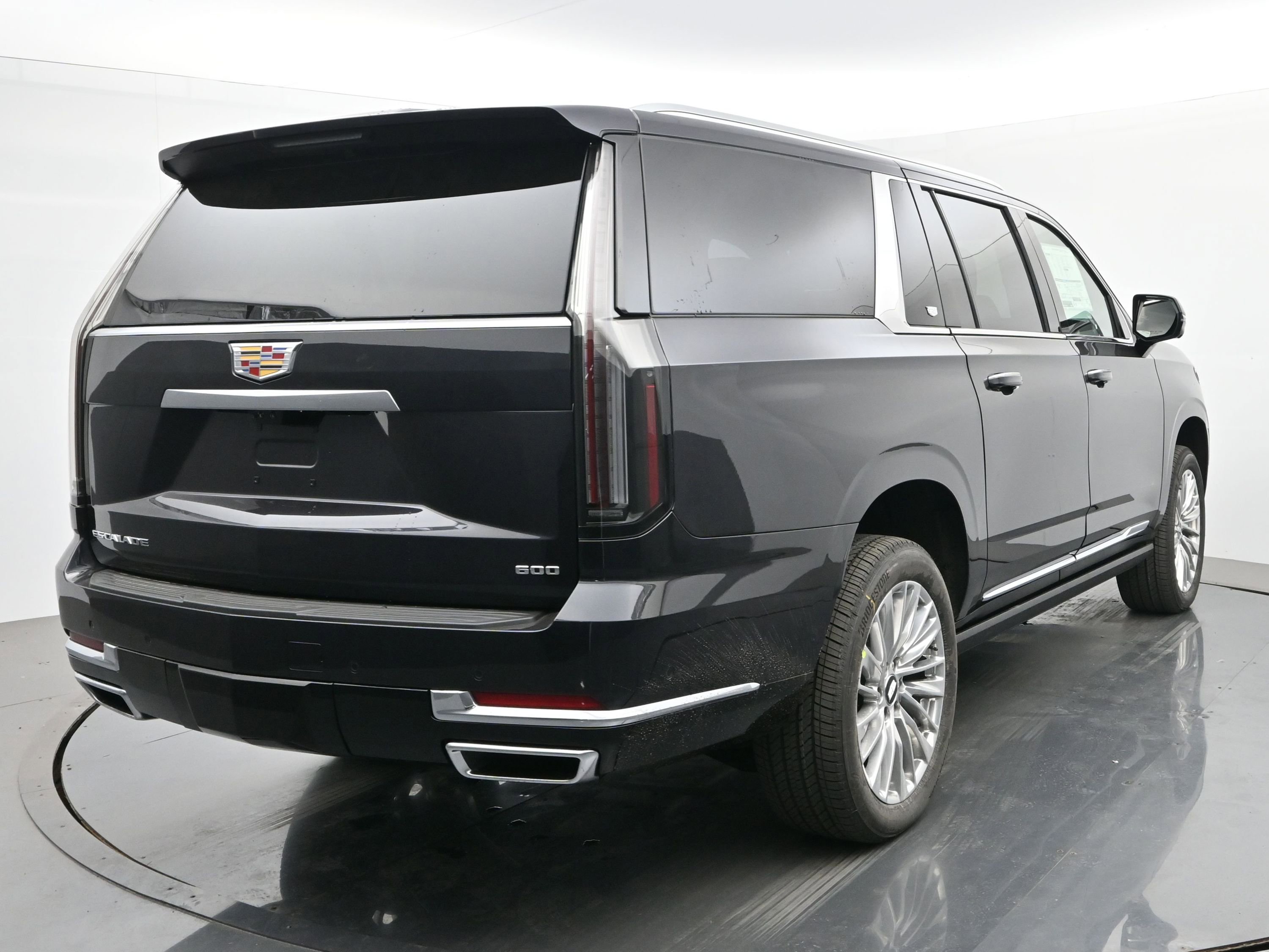 New 2026 Cadillac Escalade ESV Luxury w/ LPO, Floor Liner Package AWD/4WD image 5