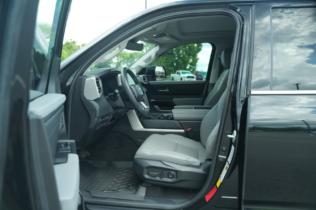 Used 2024 Toyota Tundra Limited w/ Power Package RWD image 15
