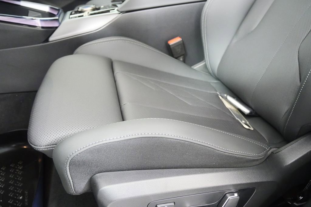 Certified 2025 BMW X3 xDrive30i image 10