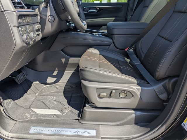 New 2026 Chevrolet Suburban High Country AWD/4WD image 11