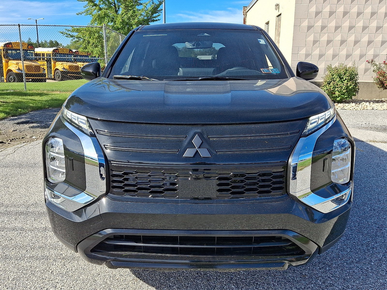 New 2026 Mitsubishi Outlander LE AWD/4WD image 3