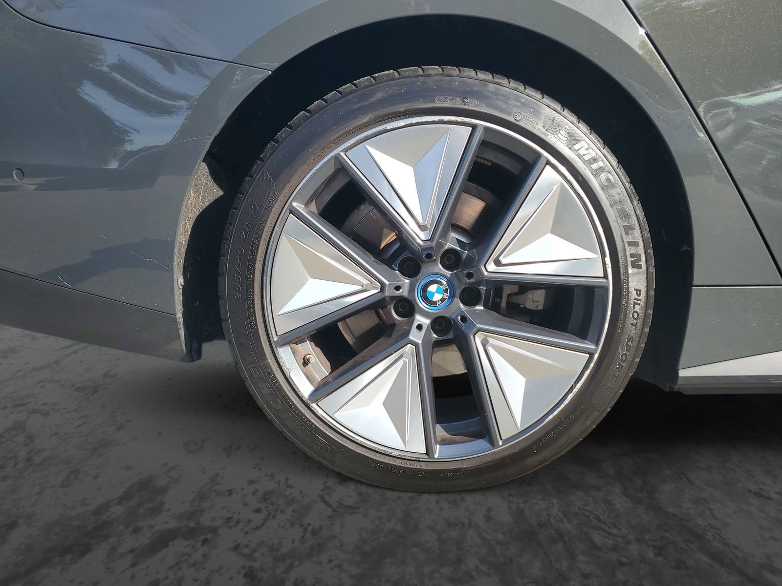 Used 2023 BMW i4 eDrive40 w/ Premium Package image 5