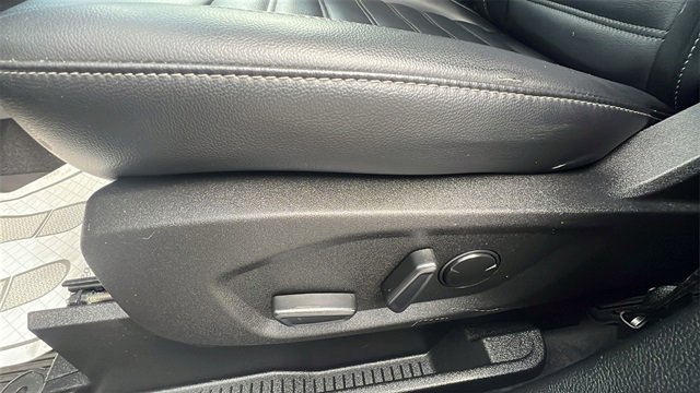 Used 2024 Ford Edge SEL w/ Convenience Package image 8