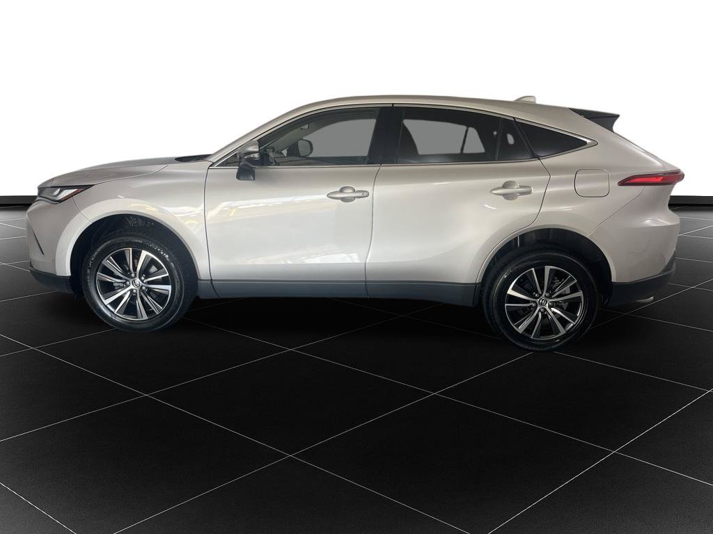 Used 2024 Toyota Venza LE AWD/4WD image 2