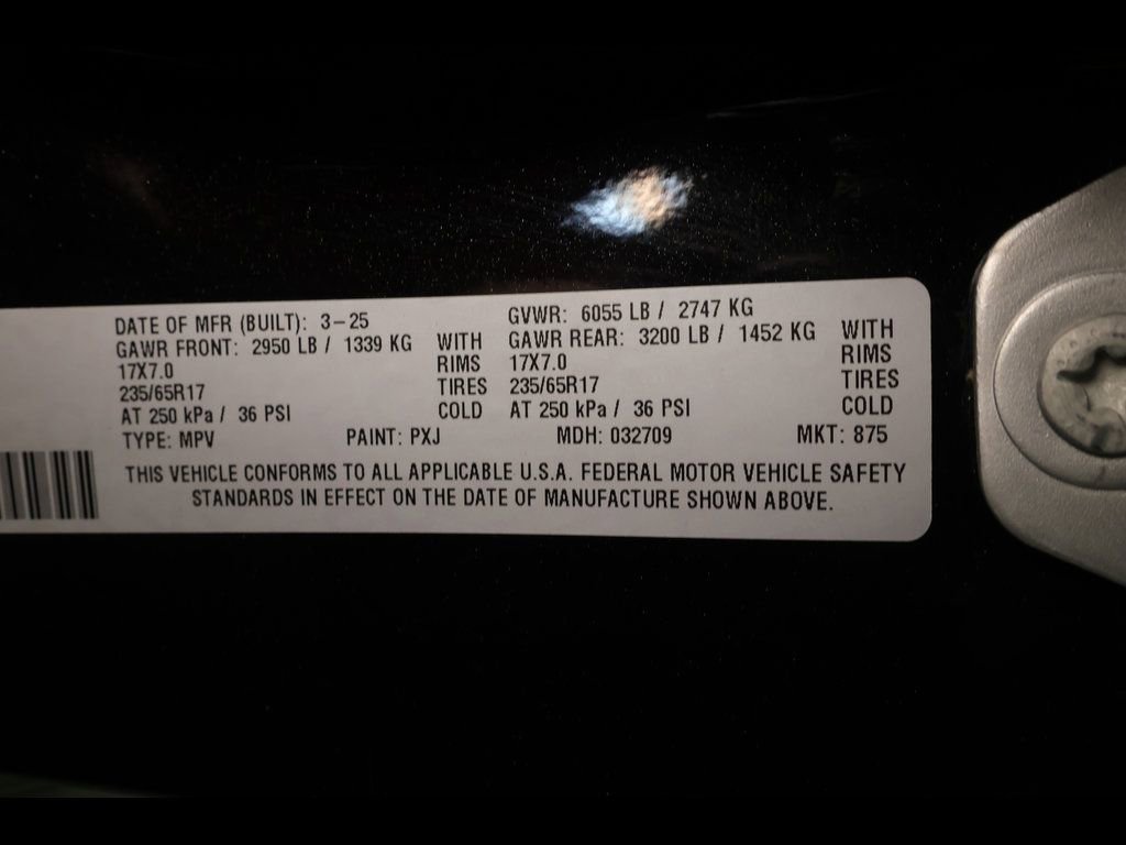 Used 2025 Chrysler Pacifica Select image 30