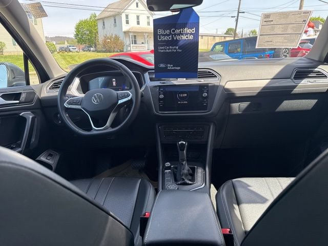 Used 2024 Volkswagen Tiguan SE AWD/4WD image 38