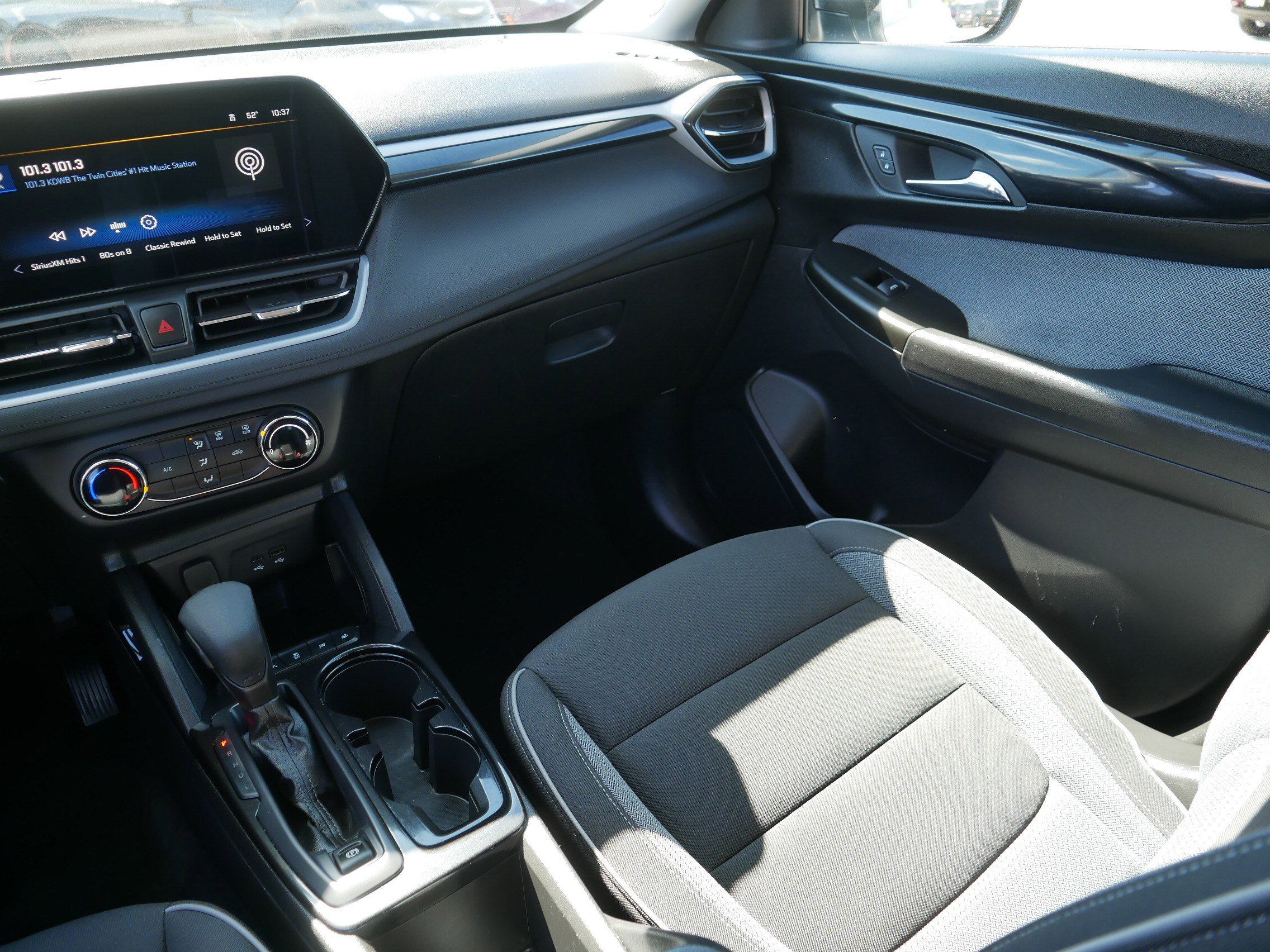 Used 2024 Chevrolet TrailBlazer LS w/ LS Convenience Package FWD image 11