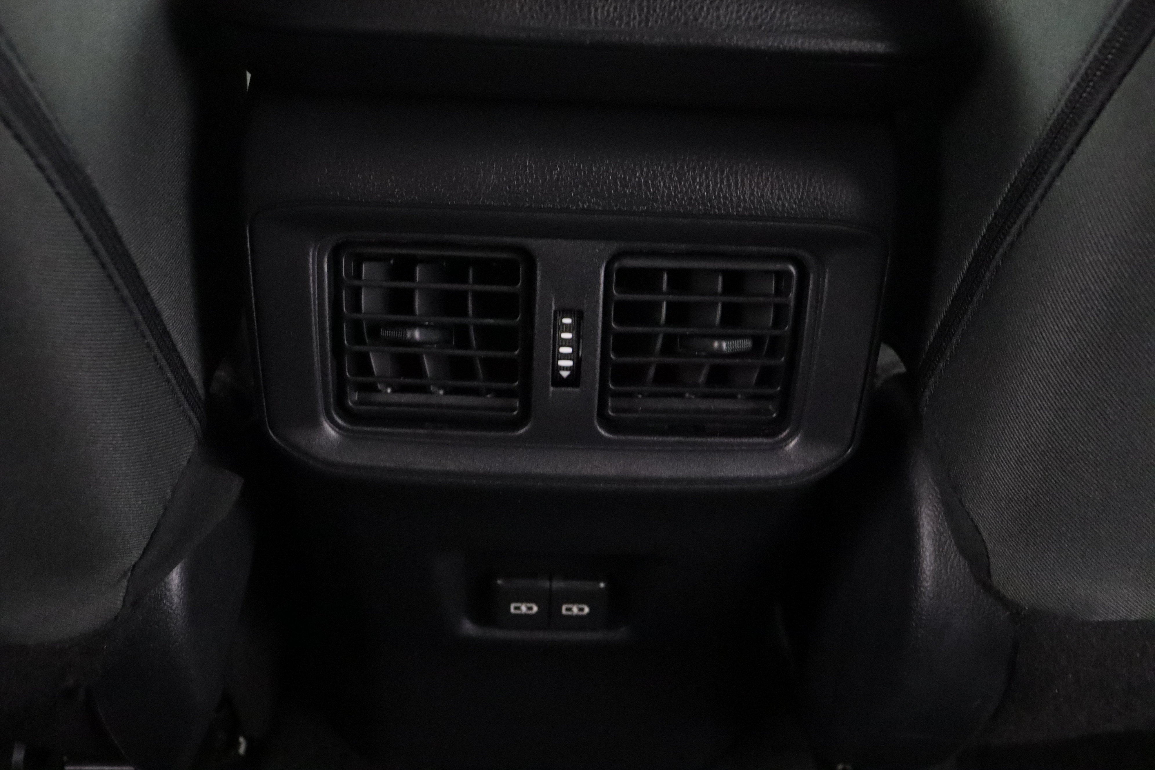 Used 2025 Toyota RAV4 XLE FWD image 29