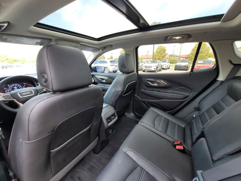 Used 2024 GMC Terrain Denali w/ Denali Premium Package image 15