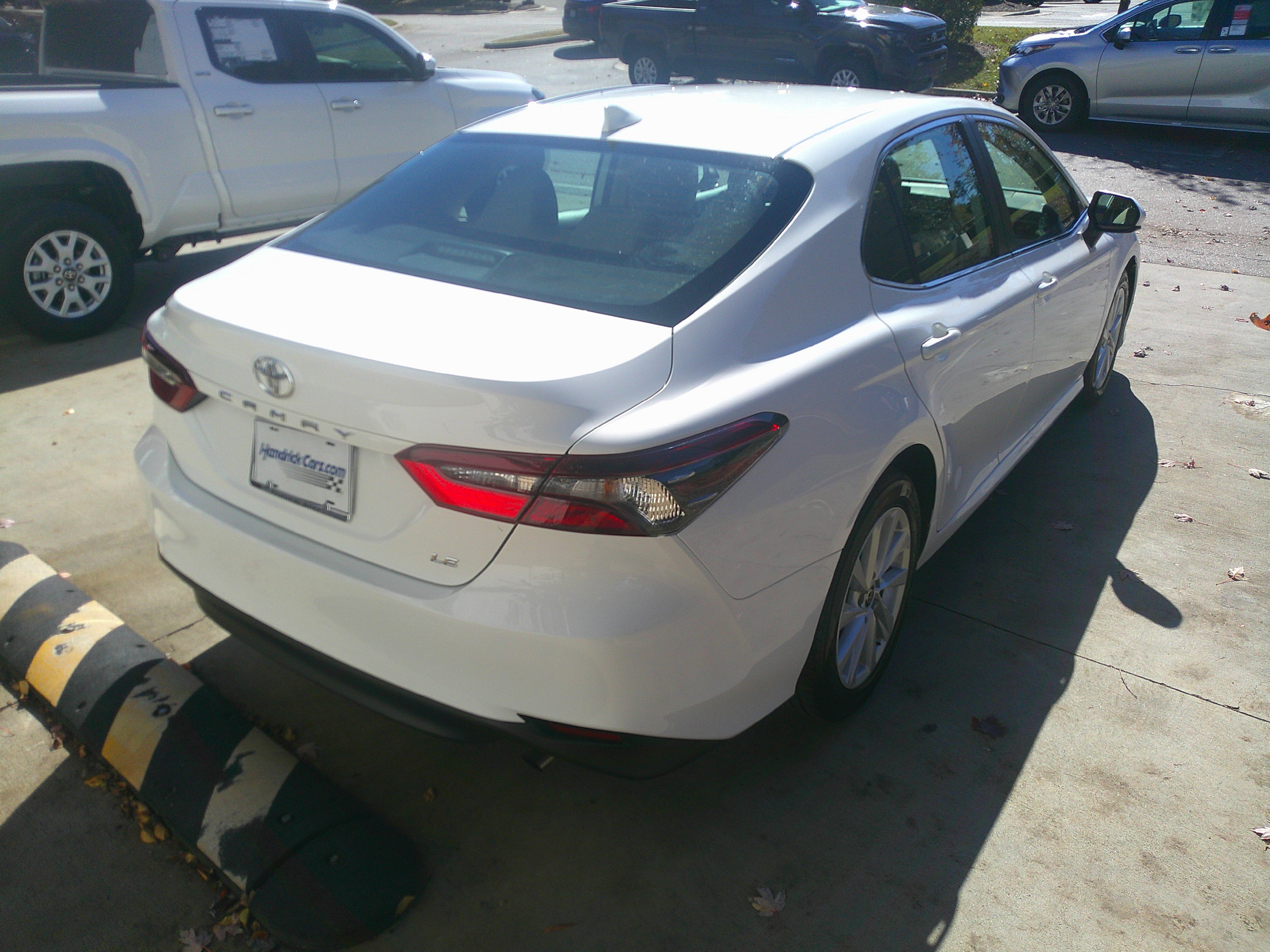 Used 2023 Toyota Camry LE image 12