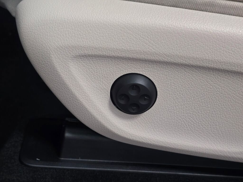 New 2026 Mercedes-Benz GLS 450 4MATIC image 26