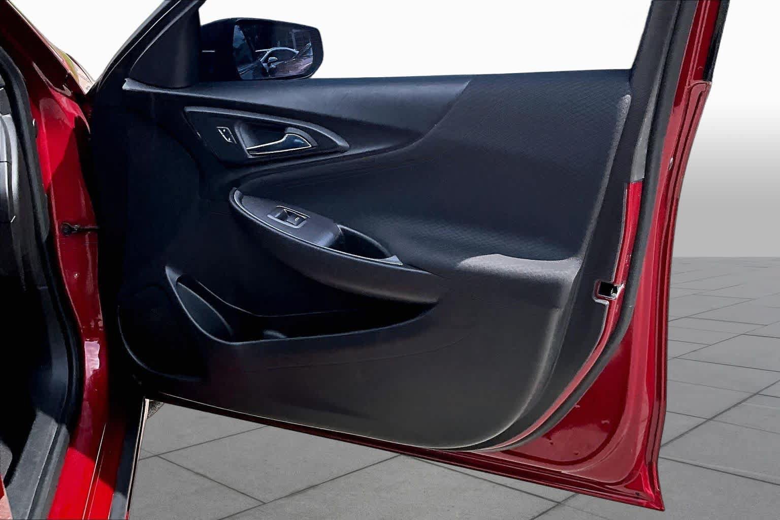 Used 2020 Chevrolet Malibu RS FWD image 27