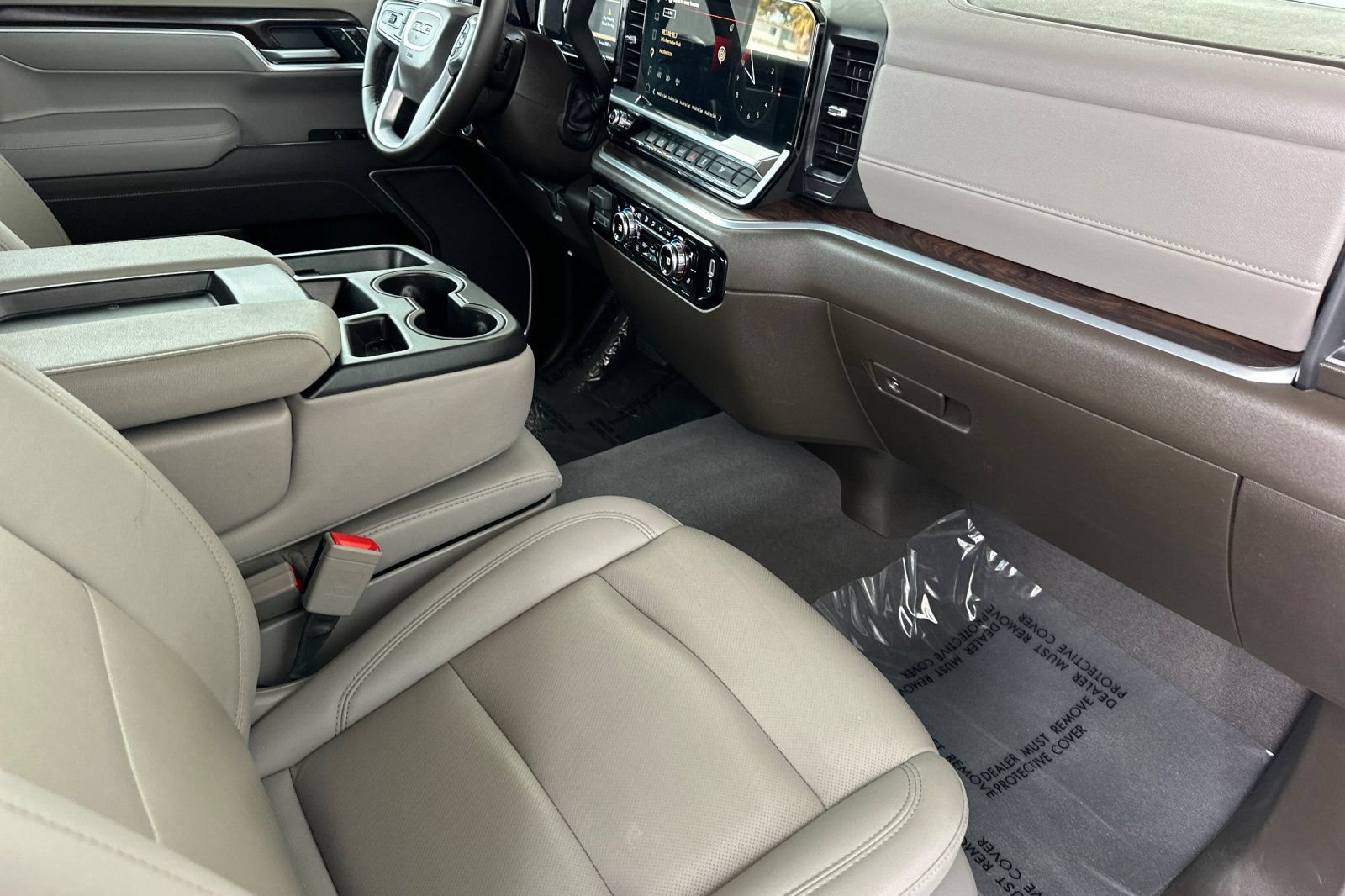 Certified 2026 GMC Sierra 1500 SLT RWD image 19