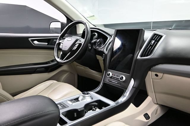 Used 2021 Ford Edge Titanium w/ Equipment Group 301A AWD/4WD image 14